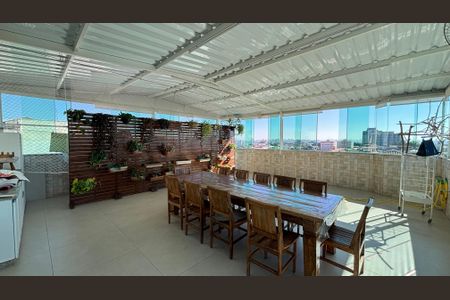 Apartamento à venda com 160m², 3 quartos e 2 vagas Apartamento à venda com 160m², 3 quartos e 2 vagasCobertura