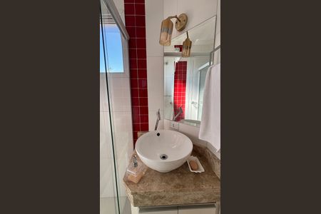 Apartamento à venda com 160m², 3 quartos e 2 vagas Apartamento à venda com 160m², 3 quartos e 2 vagasBanheiro da Suíte 2