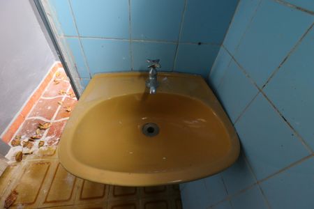 Casa à venda com 150m², 3 quartos e 5 vagasEdícula - banheiro