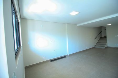 Casa à venda com 196m², 3 quartos e 2 vagas Casa à venda com 196m², 3 quartos e 2 vagasCozinha