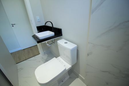 Casa à venda com 196m², 3 quartos e 2 vagas Casa à venda com 196m², 3 quartos e 2 vagasBanheiro Suíte