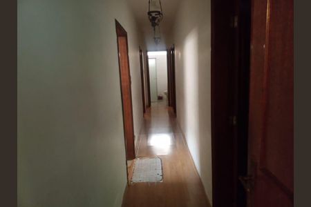 Casa à venda com 185m², 3 quartos e 4 vagas