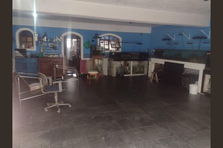 Casa à venda com 320m², 3 quartos e 4 vagas
