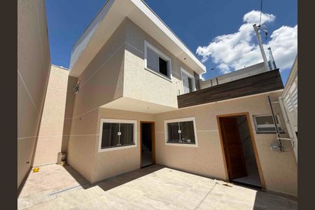 Casa à venda com 90m², 2 quartos e 2 vagas