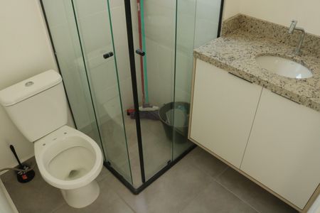 Banheiro de kitnet/studio para alugar com 1 quarto, 33m² em Pompeia, São Paulo