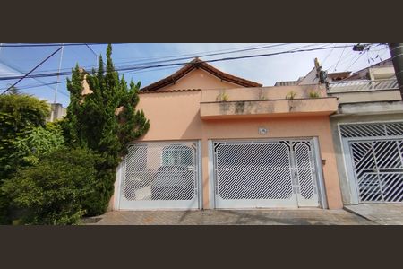 Casa à venda com 240m², 4 quartos e 2 vagasFachada