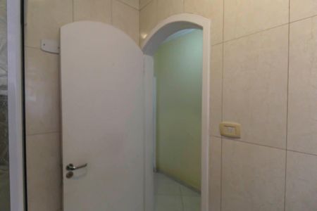 Casa à venda com 240m², 4 quartos e 2 vagasBanheiro 1