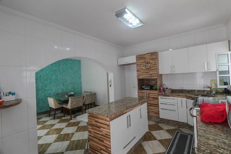 Casa à venda com 240m², 4 quartos e 2 vagasCozinha