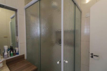 Casa à venda com 240m², 4 quartos e 2 vagasBanheiro 1