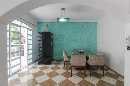 Casa à venda com 240m², 4 quartos e 2 vagasCozinha