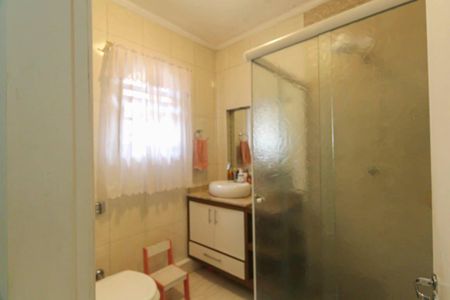 Casa à venda com 240m², 4 quartos e 2 vagasBanheiro 1