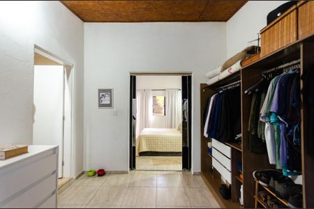 Casa à venda com 200m², 3 quartos e 2 vagas Casa à venda com 200m², 3 quartos e 2 vagasSuíte - Closet