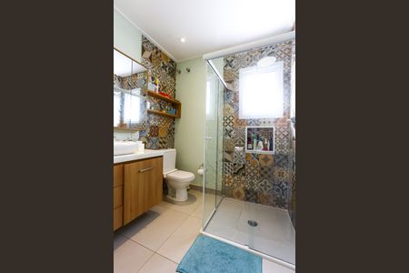 Casa à venda com 447m², 4 quartos e 2 vagas Casa à venda com 447m², 4 quartos e 2 vagasBanheiro da Suíte 4