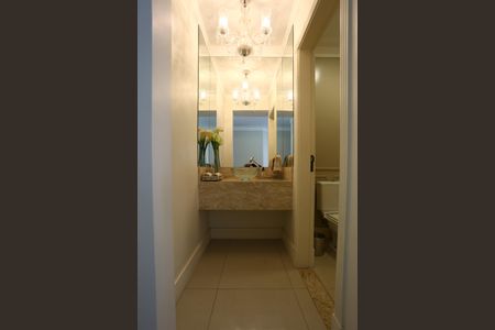 Casa à venda com 447m², 4 quartos e 2 vagas Casa à venda com 447m², 4 quartos e 2 vagasLavabo