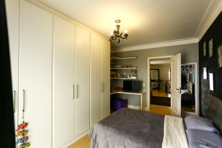 Casa à venda com 447m², 4 quartos e 2 vagas Casa à venda com 447m², 4 quartos e 2 vagasSuíte 3