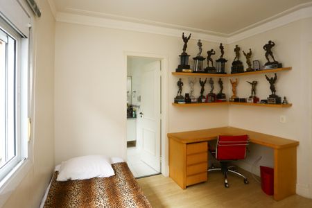 Casa à venda com 447m², 4 quartos e 2 vagas Casa à venda com 447m², 4 quartos e 2 vagasSuíte 2