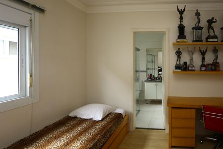 Casa à venda com 447m², 4 quartos e 2 vagas Casa à venda com 447m², 4 quartos e 2 vagasSuíte 2