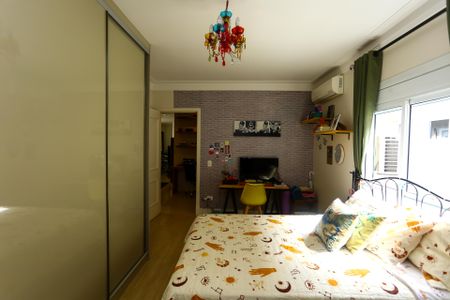 Casa à venda com 447m², 4 quartos e 2 vagas Casa à venda com 447m², 4 quartos e 2 vagasSuíte 4