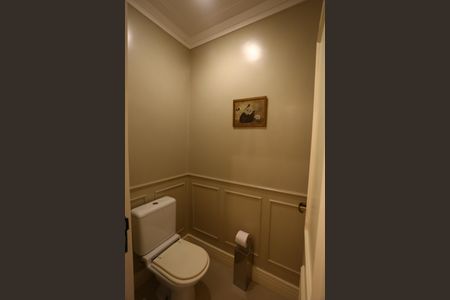 Casa à venda com 447m², 4 quartos e 2 vagas Casa à venda com 447m², 4 quartos e 2 vagasLavabo