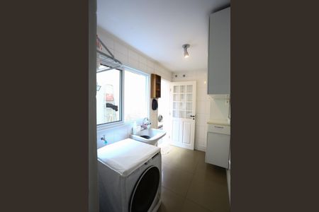 Casa à venda com 447m², 4 quartos e 2 vagas Casa à venda com 447m², 4 quartos e 2 vagasÁrea de Serviço