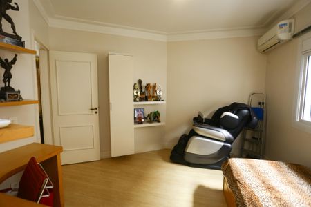 Casa à venda com 447m², 4 quartos e 2 vagas Casa à venda com 447m², 4 quartos e 2 vagasSuíte 2