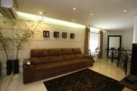 Casa à venda com 447m², 4 quartos e 2 vagas Casa à venda com 447m², 4 quartos e 2 vagasSala Íntima