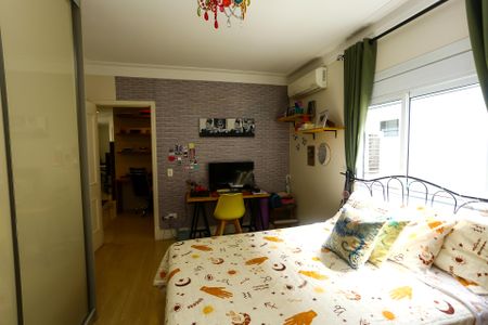 Casa à venda com 447m², 4 quartos e 2 vagas Casa à venda com 447m², 4 quartos e 2 vagasSuíte 4