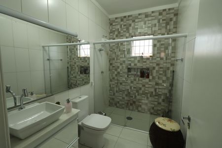 Casa à venda com 480m², 3 quartos e 3 vagasBanheiro