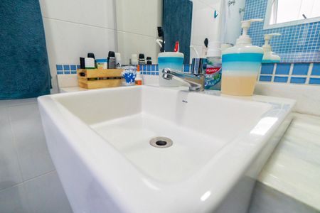 Casa à venda com 145m², 3 quartos e 4 vagasBanheiro da Suíte 2 Detalhe