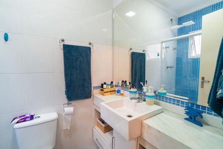 Casa à venda com 145m², 3 quartos e 4 vagasBanheiro da Suíte 2