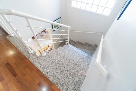 Casa à venda com 145m², 3 quartos e 4 vagasEscada
