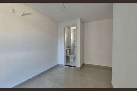 Apartamento à venda com 140m², 3 quartos e 2 vagas Apartamento à venda com 140m², 3 quartos e 2 vagasSuíte