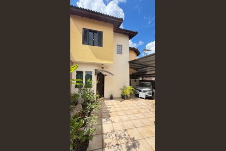 Casa à venda com 152m², 3 quartos e 3 vagas Casa à venda com 152m², 3 quartos e 3 vagasGaragem - Quintal