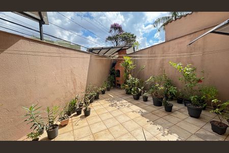Casa à venda com 152m², 3 quartos e 3 vagas Casa à venda com 152m², 3 quartos e 3 vagasGaragem - Quintal