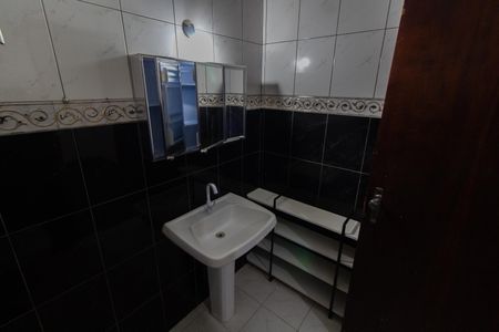 Casa à venda com 100m², 2 quartos e 2 vagas Casa à venda com 100m², 2 quartos e 2 vagasBanheiro