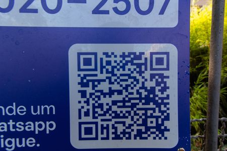 Casa à venda com 100m², 2 quartos e 2 vagas Casa à venda com 100m², 2 quartos e 2 vagasFachada e Placa