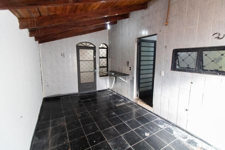 Casa à venda com 100m², 2 quartos e 2 vagas Casa à venda com 100m², 2 quartos e 2 vagasCozinha