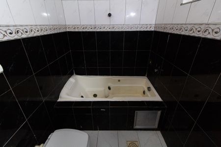 Casa à venda com 100m², 2 quartos e 2 vagas Casa à venda com 100m², 2 quartos e 2 vagasBanheiro