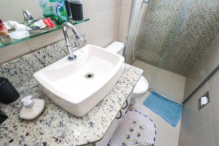 Apartamento à venda com 60m², 2 quartos e 1 vaga Apartamento à venda com 60m², 2 quartos e 1 vagaBanheiro