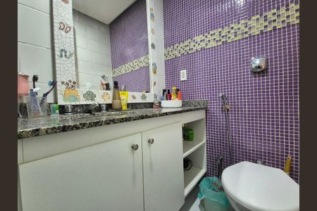 Apartamento à venda com 89m², 3 quartos e 1 vaga Apartamento à venda com 89m², 3 quartos e 1 vagaBanheiro social