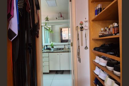 Apartamento à venda com 89m², 3 quartos e 1 vaga Apartamento à venda com 89m², 3 quartos e 1 vagaCloset da Suíte 2