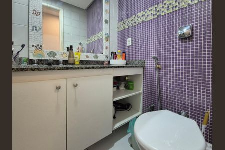 Apartamento à venda com 89m², 3 quartos e 1 vaga Apartamento à venda com 89m², 3 quartos e 1 vagaBanheiro social