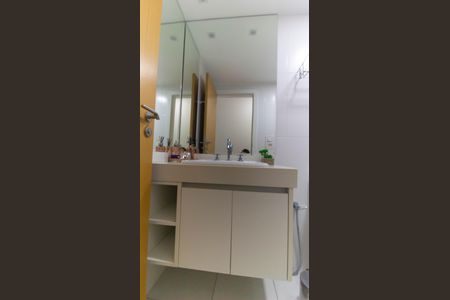 Apartamento à venda com 190m², 3 quartos e 2 vagasBanheiro Social
