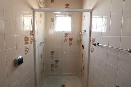 Apartamento para alugar com 100m², 2 quartos e 1 vaga Apartamento para alugar com 100m², 2 quartos e 1 vagaBanheiro Suíte 1