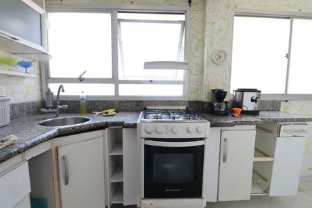 Apartamento para alugar com 100m², 2 quartos e 1 vaga Apartamento para alugar com 100m², 2 quartos e 1 vagaCozinha