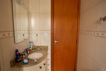 Casa à venda com 201m², 3 quartos e 6 vagas Casa à venda com 201m², 3 quartos e 6 vagasBanheiro