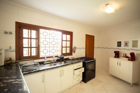 Casa à venda com 201m², 3 quartos e 6 vagas Casa à venda com 201m², 3 quartos e 6 vagasCozinha