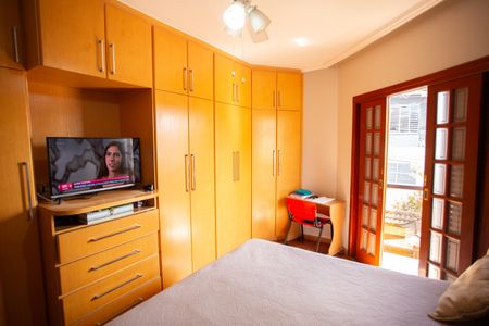 Casa à venda com 201m², 3 quartos e 6 vagas Casa à venda com 201m², 3 quartos e 6 vagasQuarto