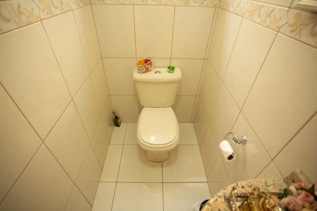 Casa à venda com 201m², 3 quartos e 6 vagas Casa à venda com 201m², 3 quartos e 6 vagasBanheiro