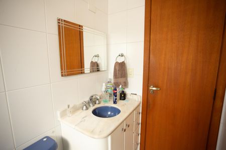 Casa à venda com 201m², 3 quartos e 6 vagas Casa à venda com 201m², 3 quartos e 6 vagasBanheiro